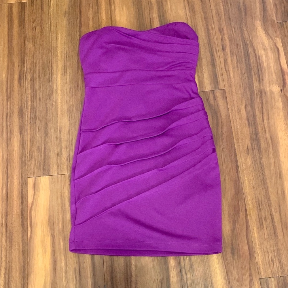 Strappless fitted dress